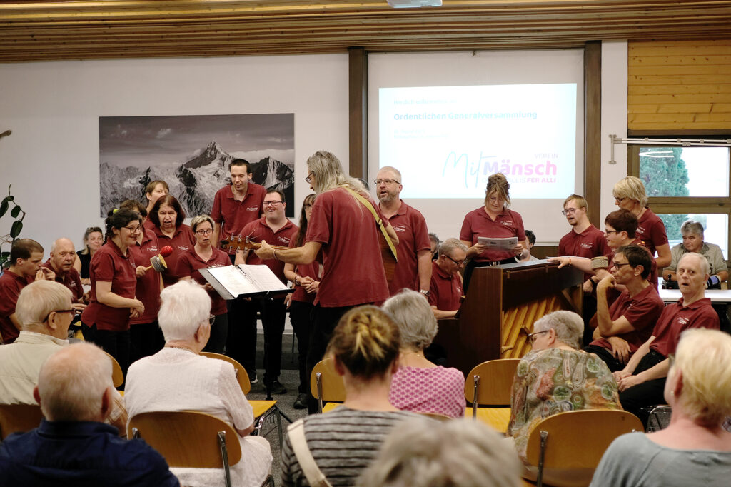 Verein MitMänsch: Die eigene Band des Vereins, die Esperanza Band.